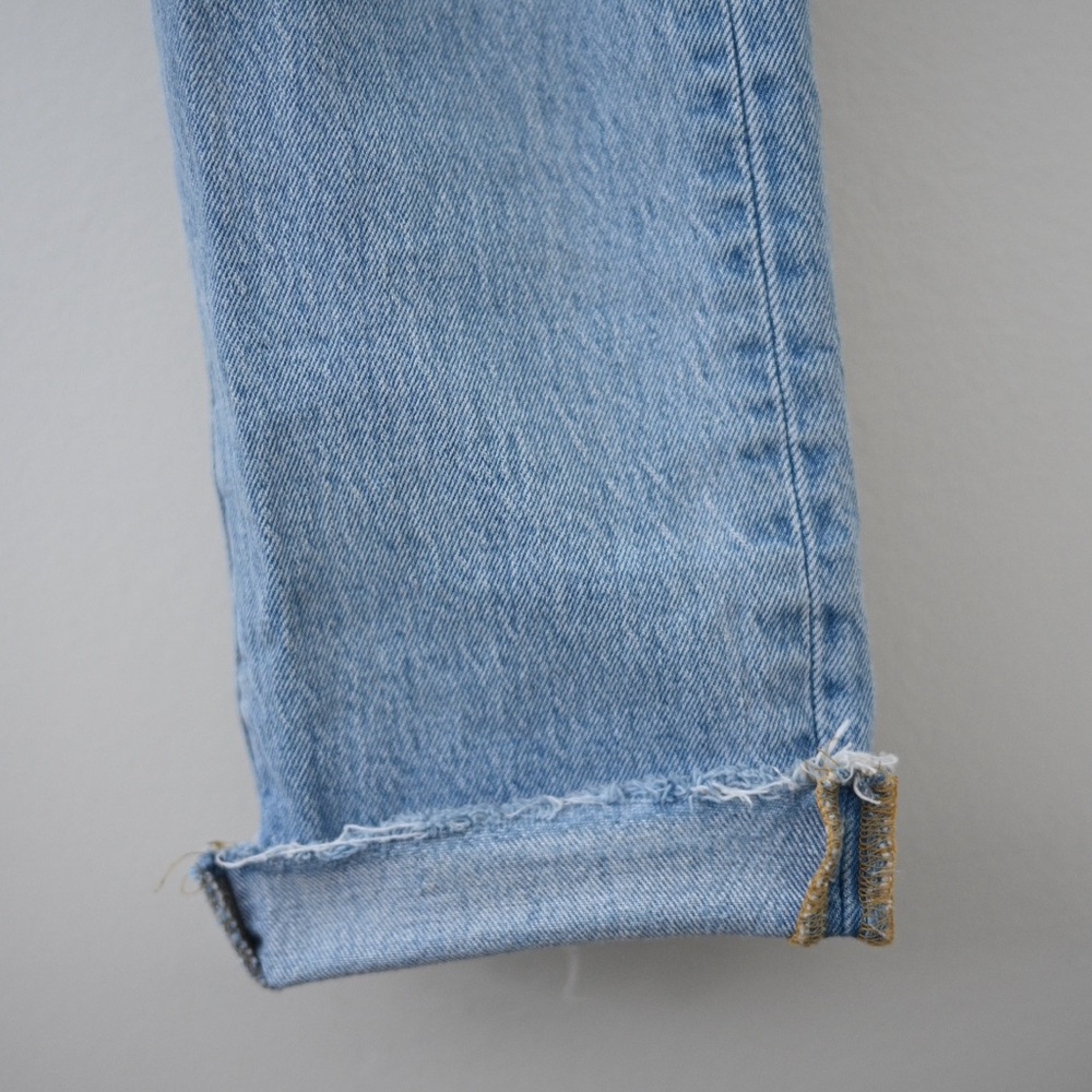 Levi 501’s Button Fly Women’s W28 L30 Light Blue Ripped Straight Leg Mom Jeans - Picture 5 of 16